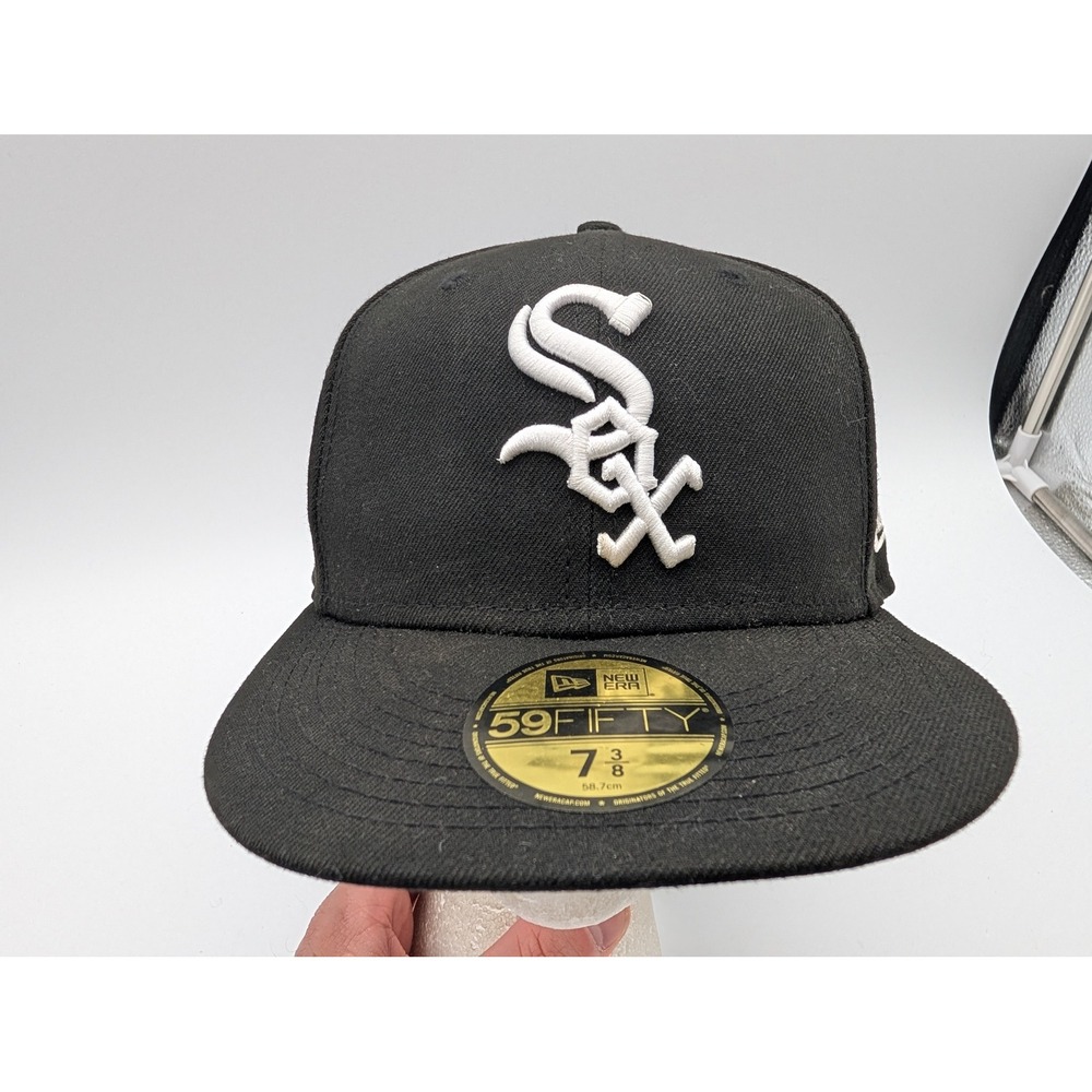 New Era 59FIFTY Chicago White Sox Fitted Hat Black White Size 7 3/8 MLB Cap